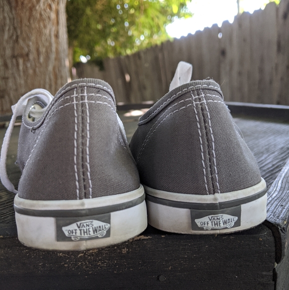 Vans - Picture 4 of 6